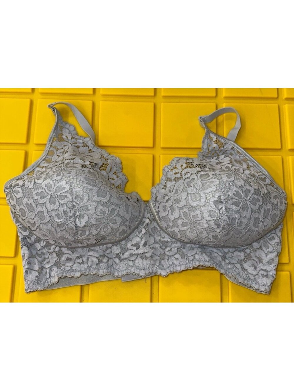 Maidenform bra size 38 D
